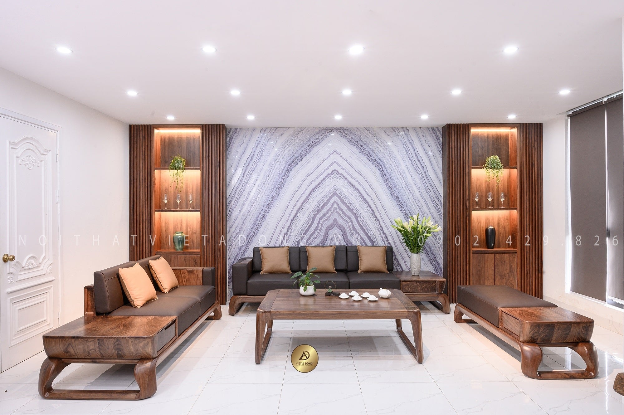 Showroom nội thất Việt Á Đông